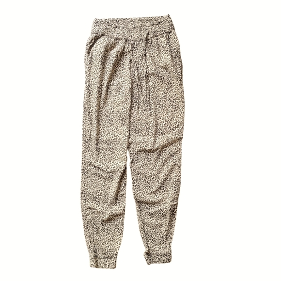 Hollister Leopard Pants - Picture 1 of 6
